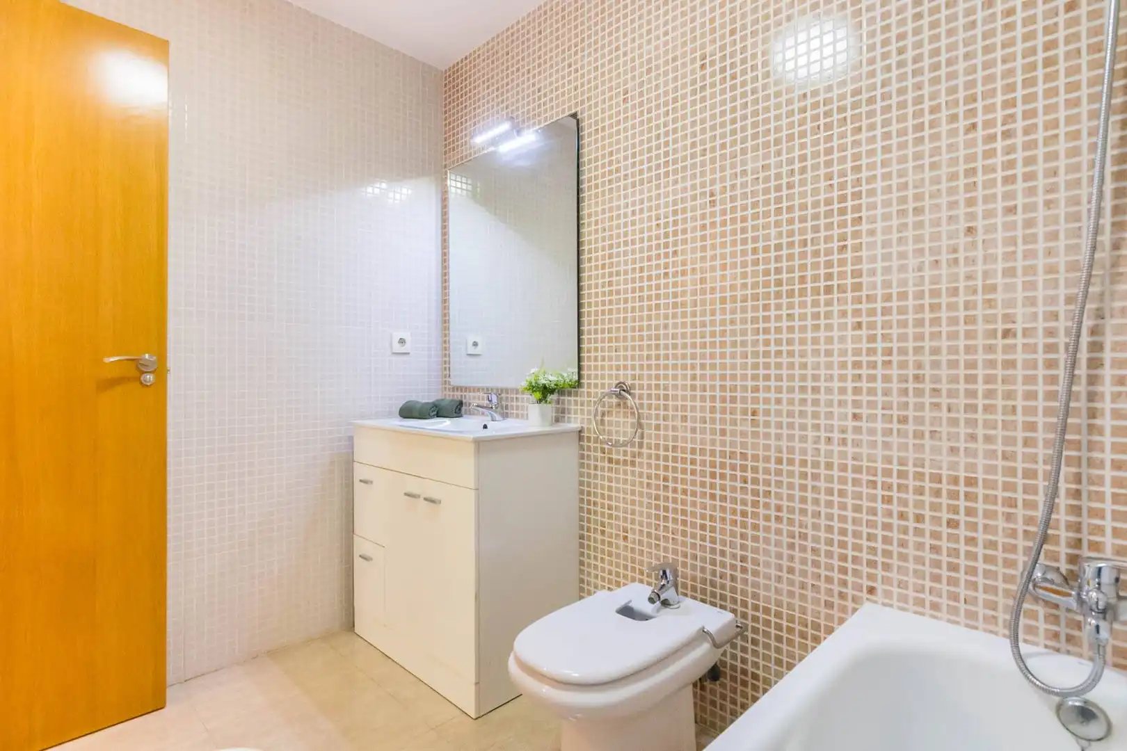 Baño de Piso en venta en Murcia con Trastero y Amueblado