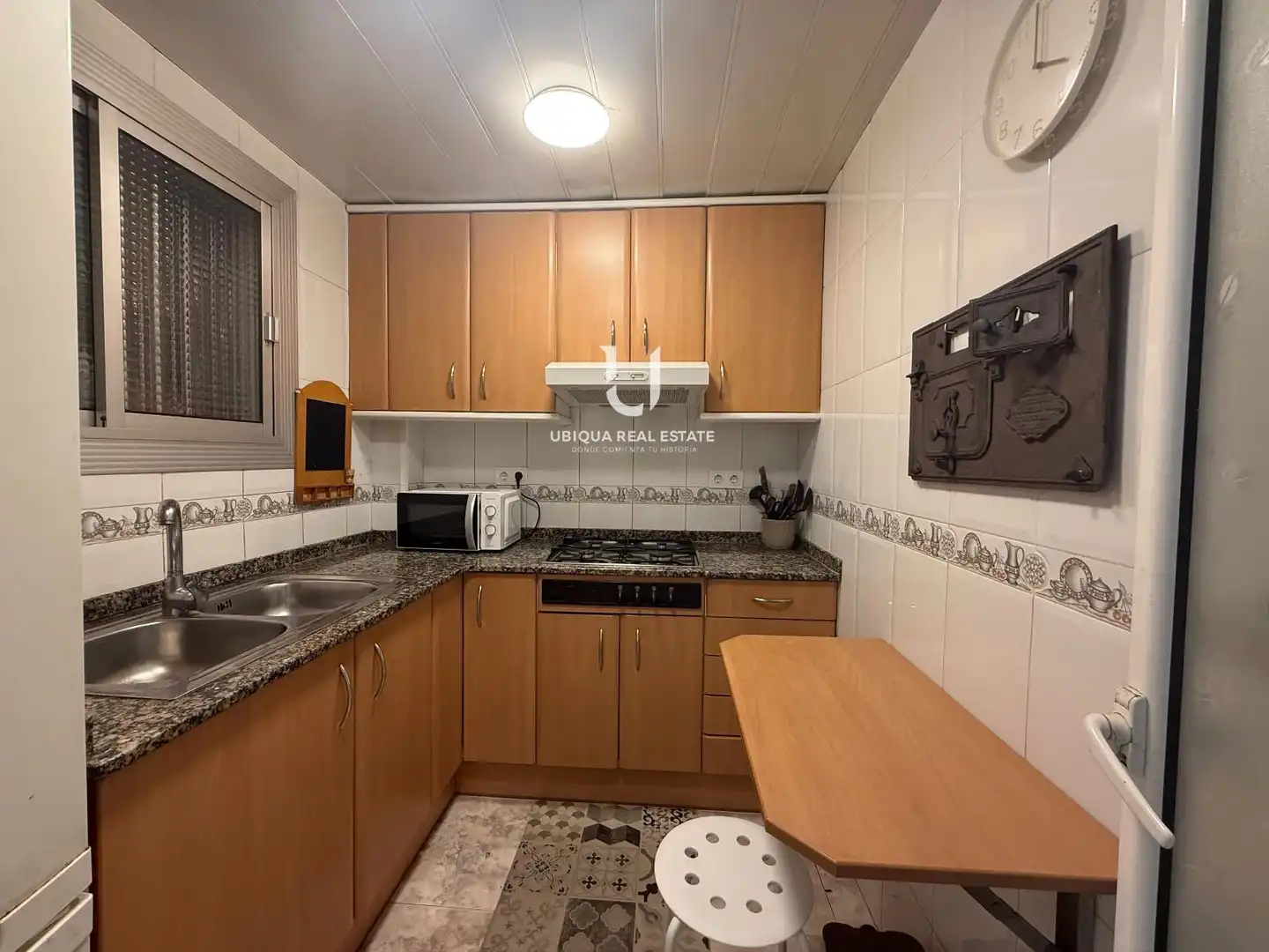 Kitchen of Flat for rent in L'Hospitalet de Llobregat  with Air Conditioner, Heating and Furnished