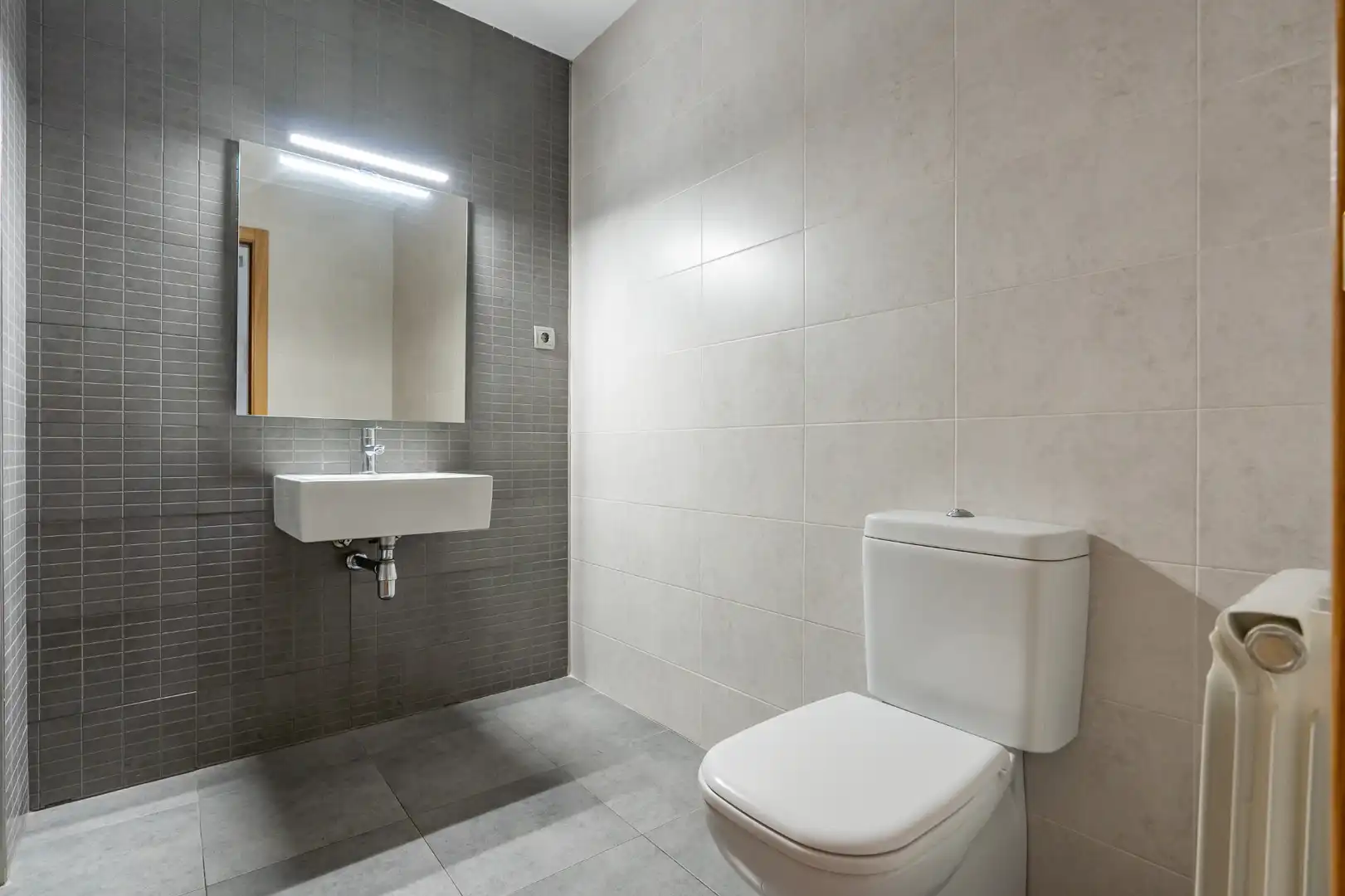Baño de Piso en venta en Reus con Calefacción, Parquet y Terraza