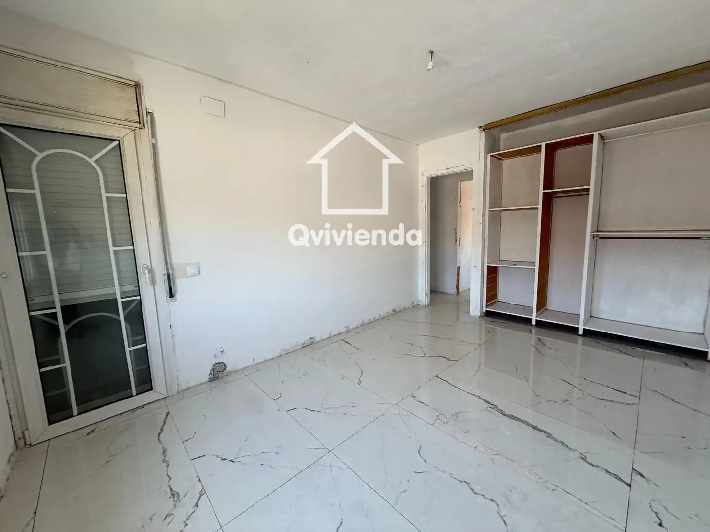 Habitación de Casa adosada en venta en Palau-solità i Plegamans con Piscina