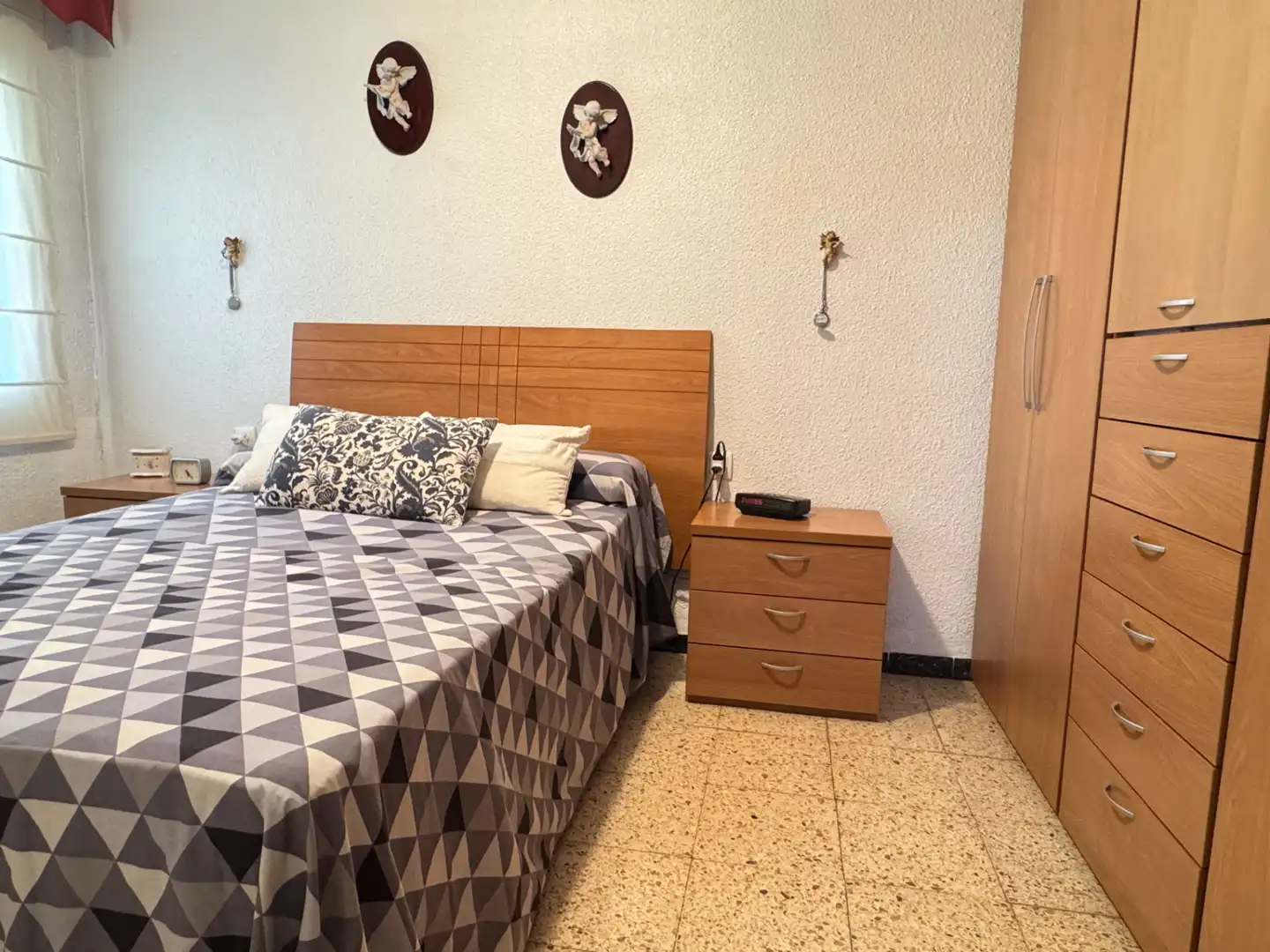 Bedroom of Flat for sale in Santa Coloma de Gramenet  with Air Conditioner, Balcony and Alarm