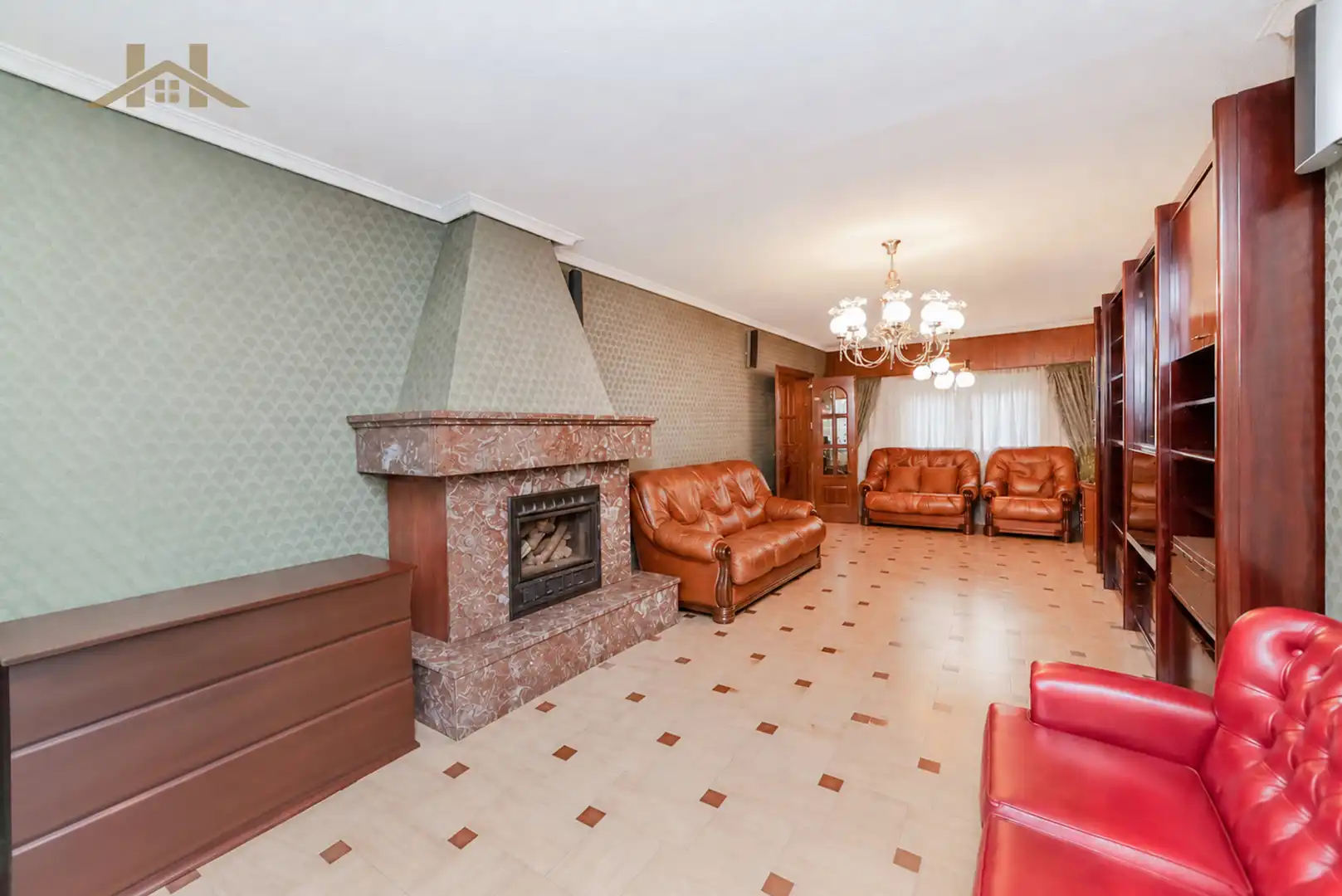 Sala d'estar de Casa adosada en venda en Pozuelo de Alarcón amb Aire condicionat, Calefacció i Jardí privat