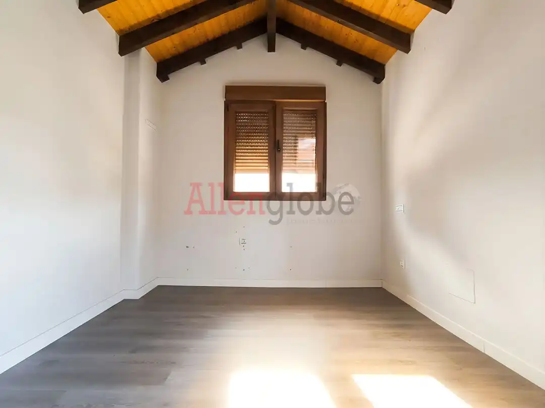Habitación de Casa o chalet en venta en Mieres (Asturias) con Calefacción, Terraza y Balcón
