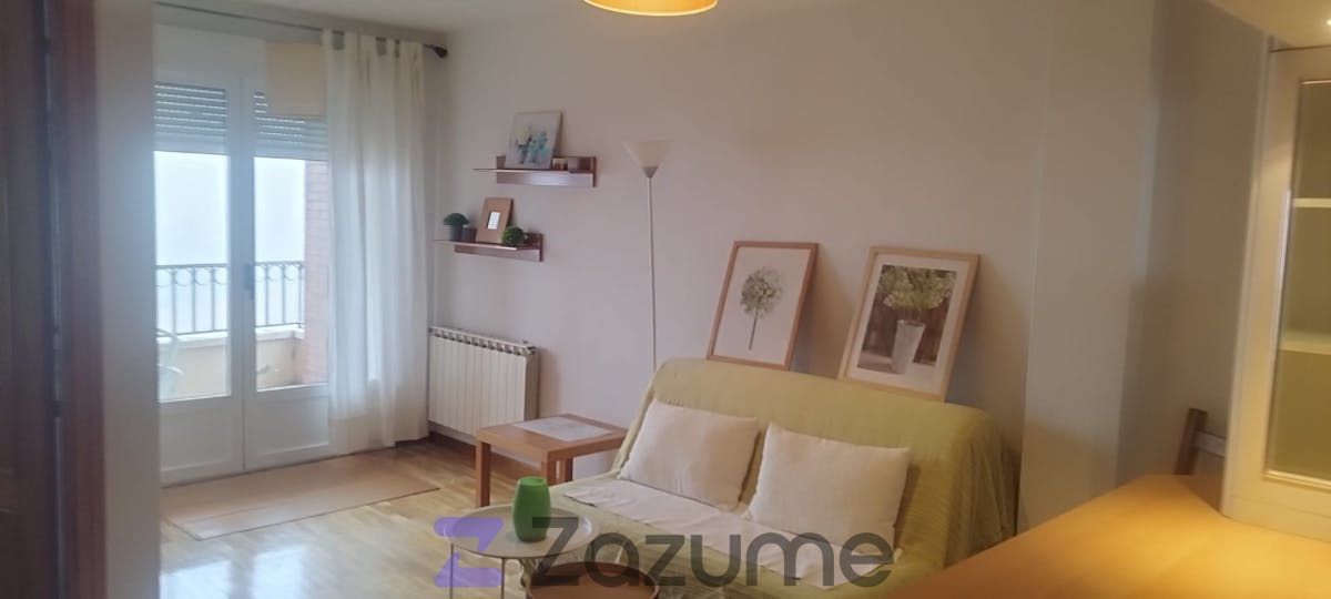 Living room of Flat to rent in Segovia Capital  with Heating, Parquet flooring and Terrace