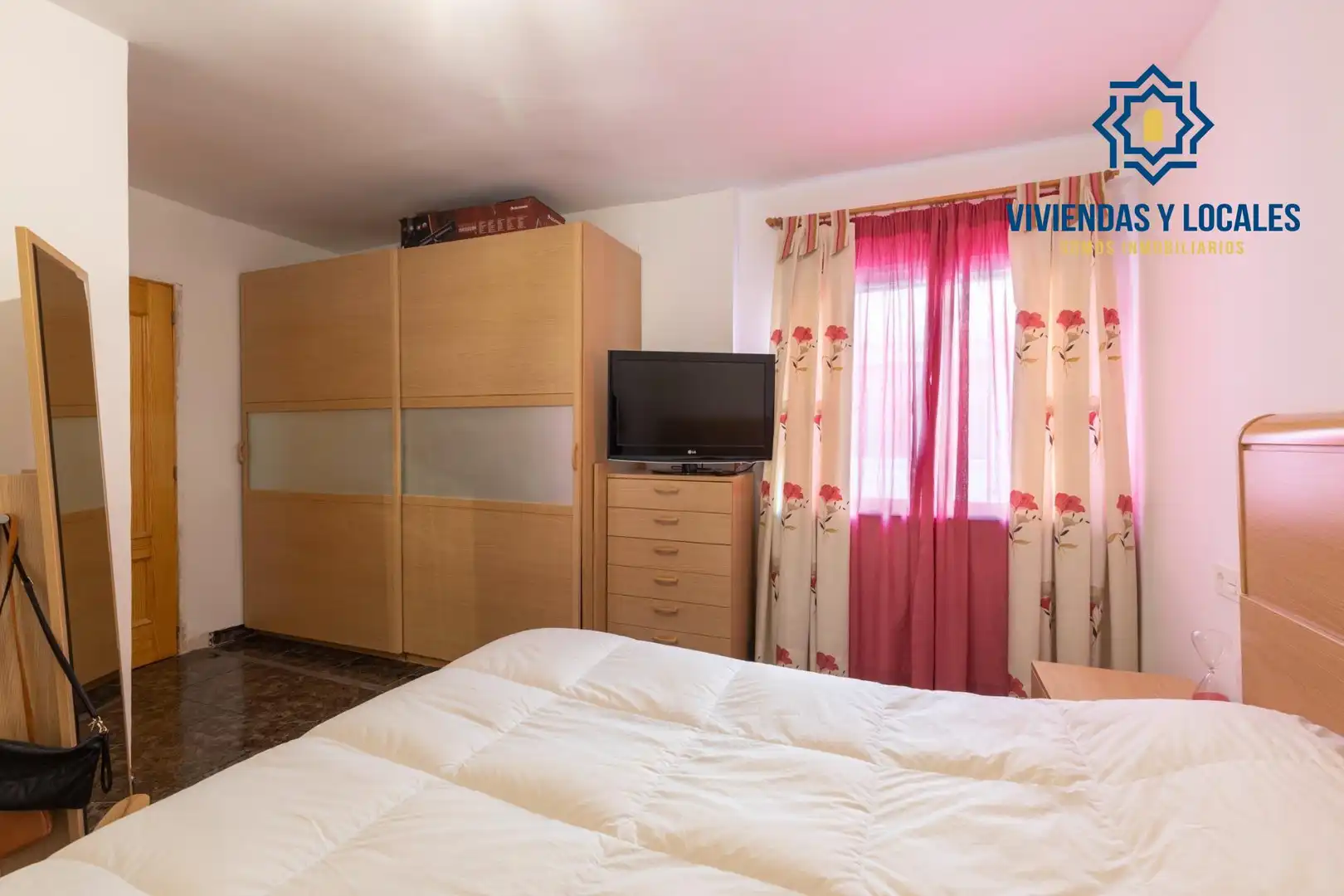 Habitación de Piso en venta en Granada con Aire acondicionado, Terraza y Balcón