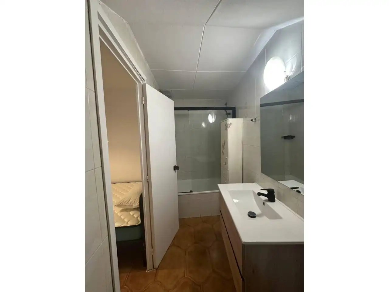 Baño de Piso en venta en Cubelles con Terraza, Amueblado y Balcón