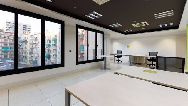 Oficina en Alquiler en avenida madrid en La Maternitat i Sant Ramon