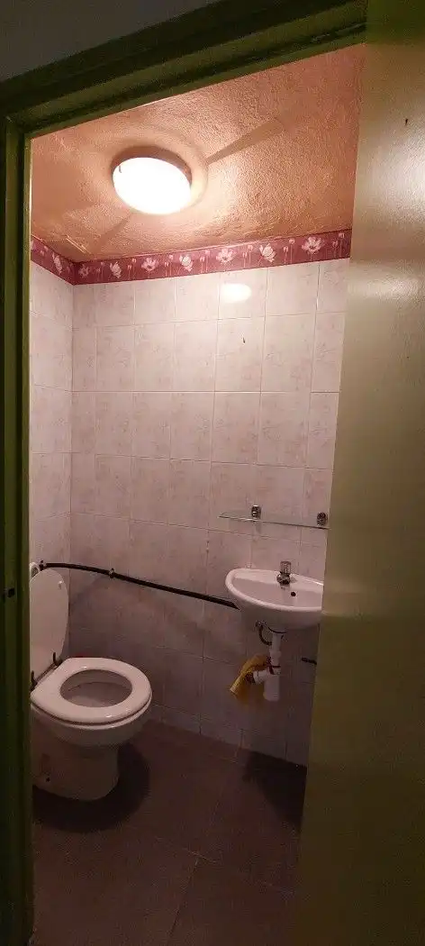 Badezimmer von Geschaftsraum zur Miete in Igualada mit Klimaanlage und Heizung