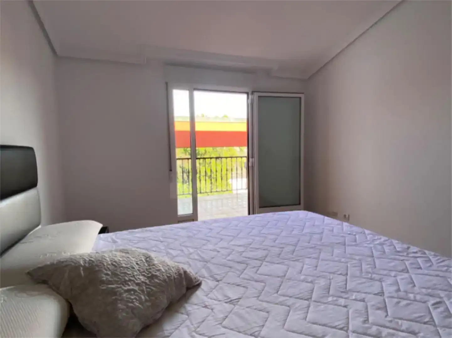Dormitori de Àtic en venda en Cacabelos amb Parquet, Traster i Moblat