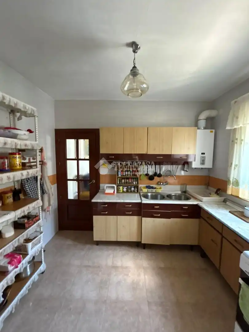 Casa aparellada en venda a El Poblado - Abulagar, imagen 7