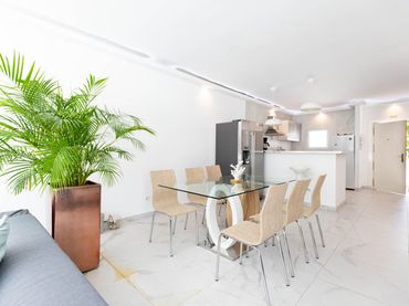 Flat with balcony to rent in Nueva Andalucía