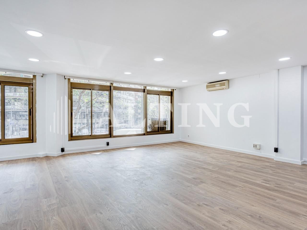 Sala d'estar de Oficina de lloguer en  Barcelona Capital amb Aire condicionat i Calefacció
