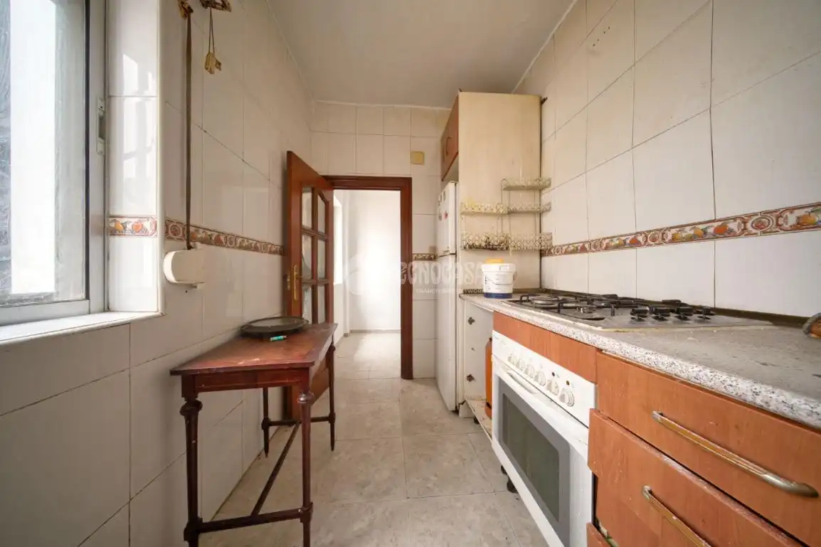 Piso con balcón en venta en Delicias