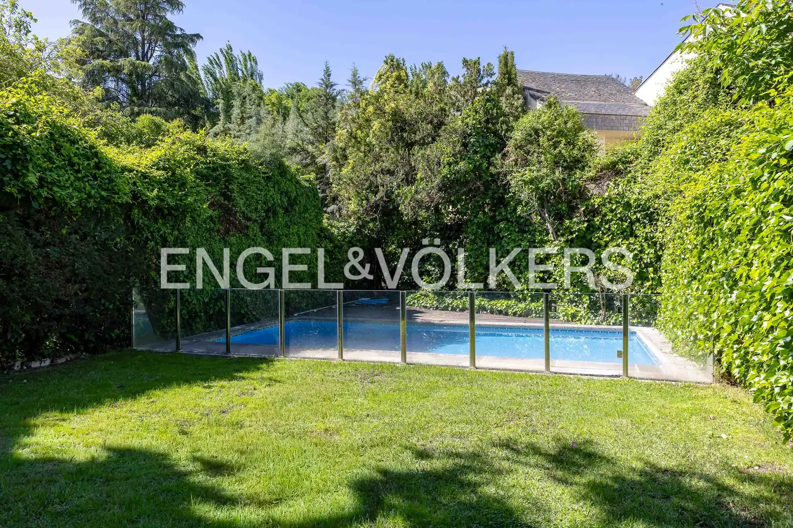 Piscina de Casa o chalet en venta en La Moraleja con Aire acondicionado, Calefacción y Jardín privado