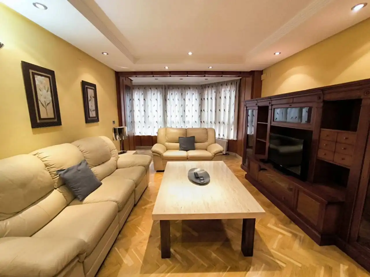 Sala d'estar de Pis en venda en Albacete amb Aire condicionat, Calefacció i Parquet