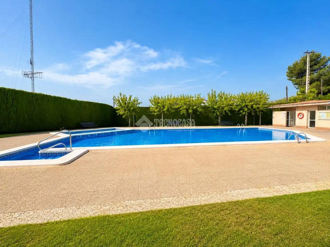 Piscina de Casa adosada en venda en Tarragona amb Aire condicionat, Calefacció i Moblat