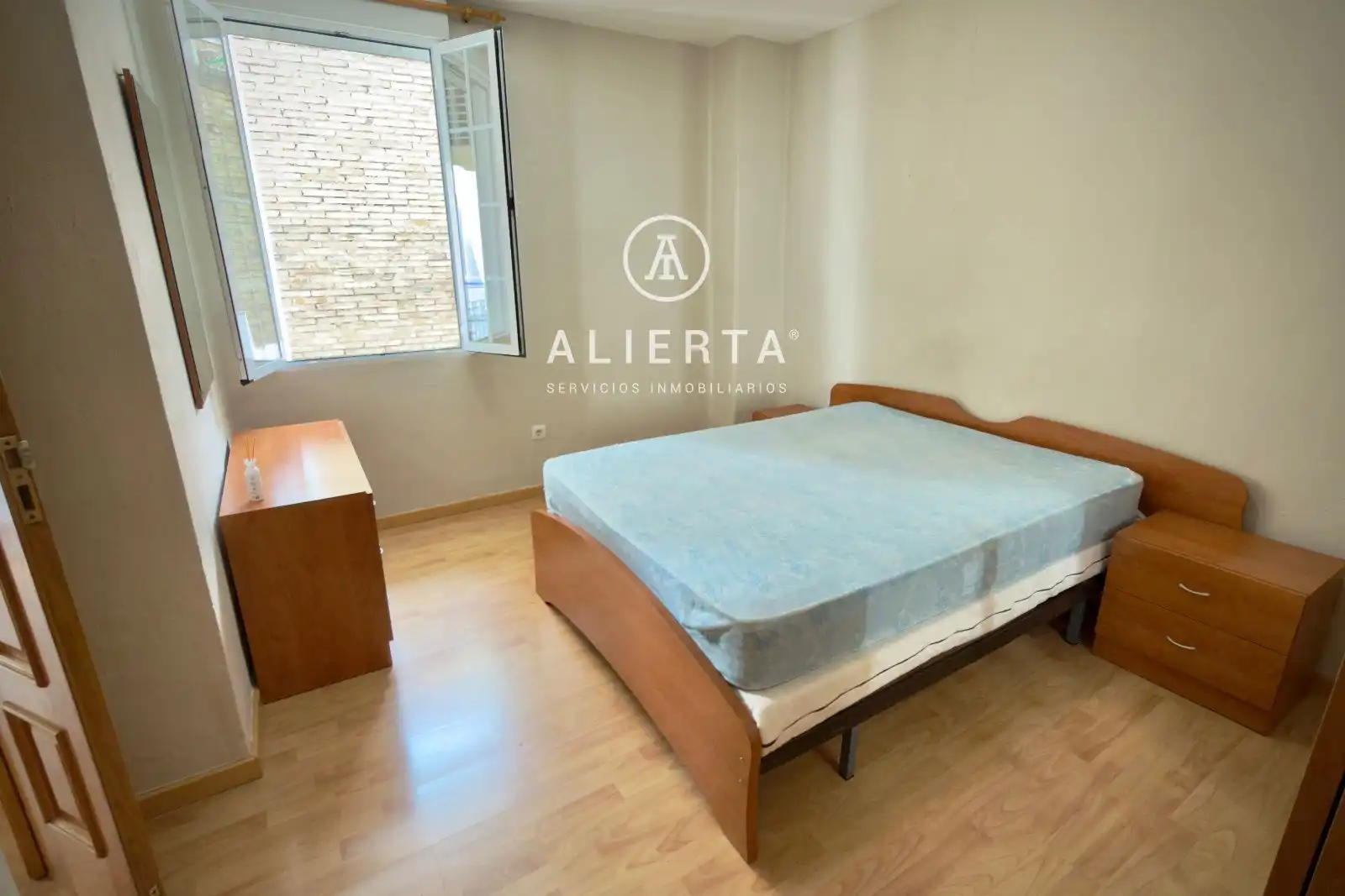 Piso de alquiler en Pizarro, Doctor Cerrada