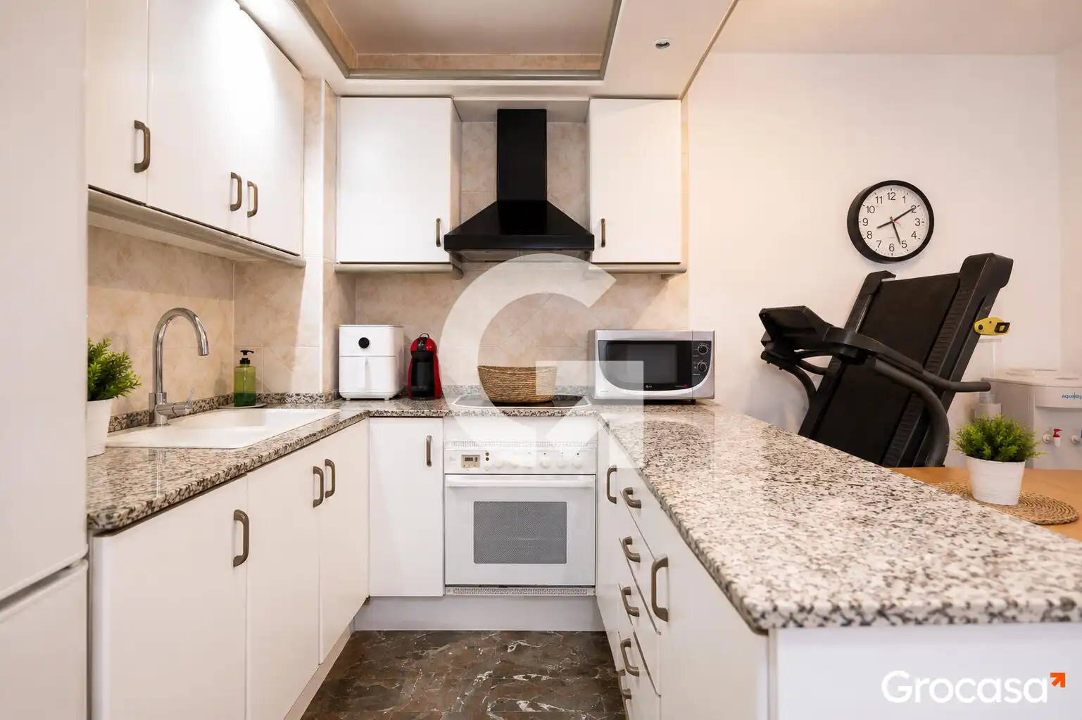 Kitchen of Flat for sale in Sant Vicenç Dels Horts  with Heating, Furnished and Oven