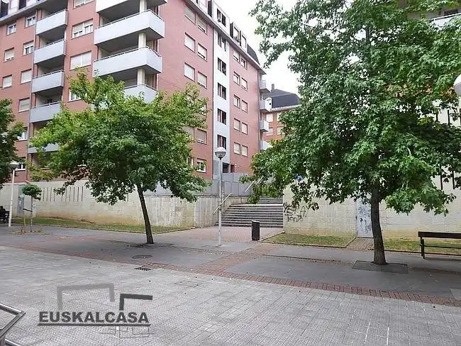 Vista exterior de Planta baja en venta en Bilbao  con Calefacción y Trastero