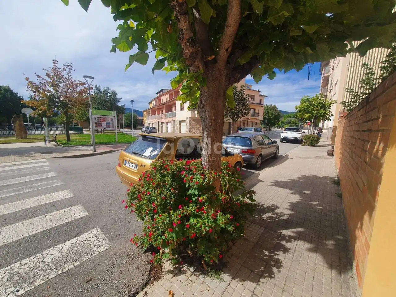 Rustikales Grundstück zum Verkauf in Tona