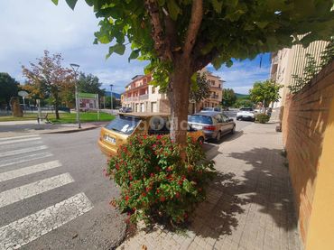 Rustikales Grundstück zum Verkauf in Tona