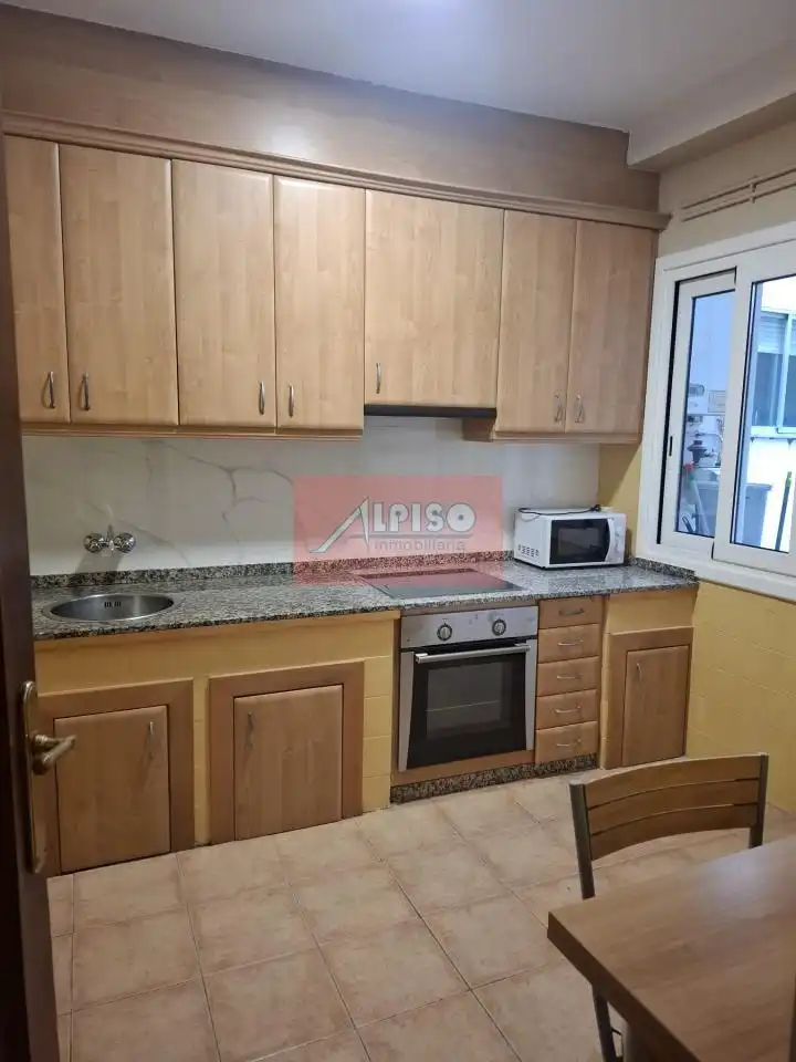 Flat with lift to rent in Avenida Habana