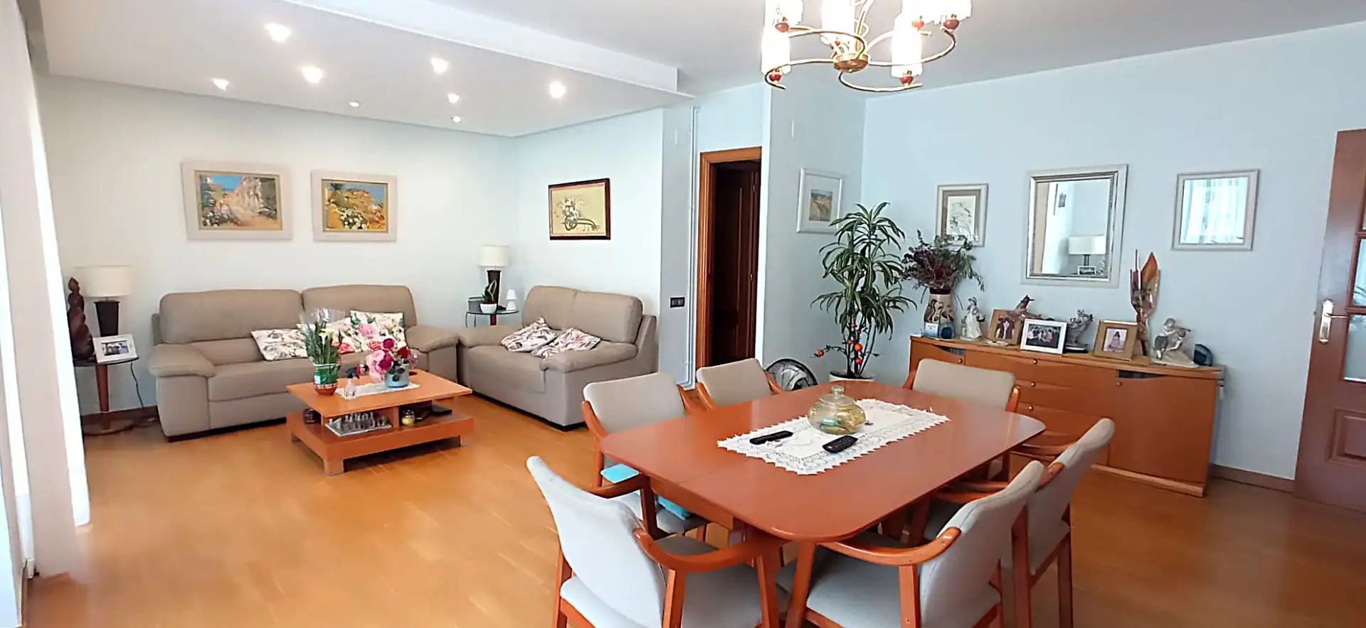 Sala de estar de Piso en venta en Cerdanyola del Vallès con Calefacción y Balcón