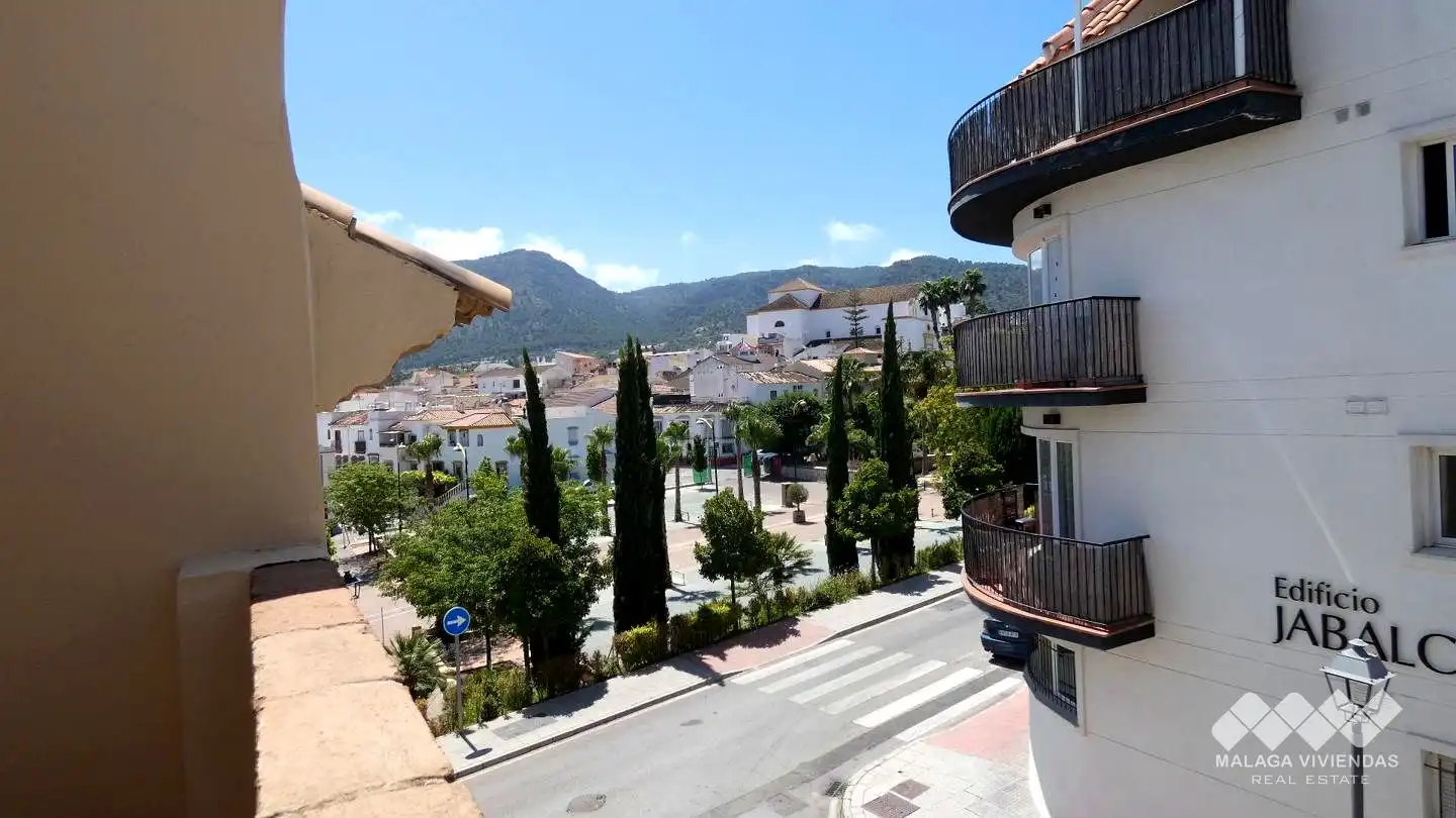 Vista exterior de Àtic en venda en Alhaurín de la Torre amb Aire condicionat, Terrassa i Traster