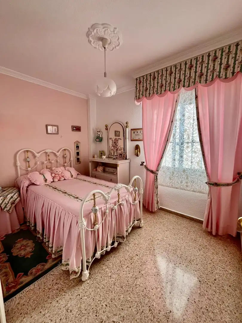 Bedroom of Houses for sale in Castilleja de la Cuesta  with Air Conditioner, Heating and Terrace