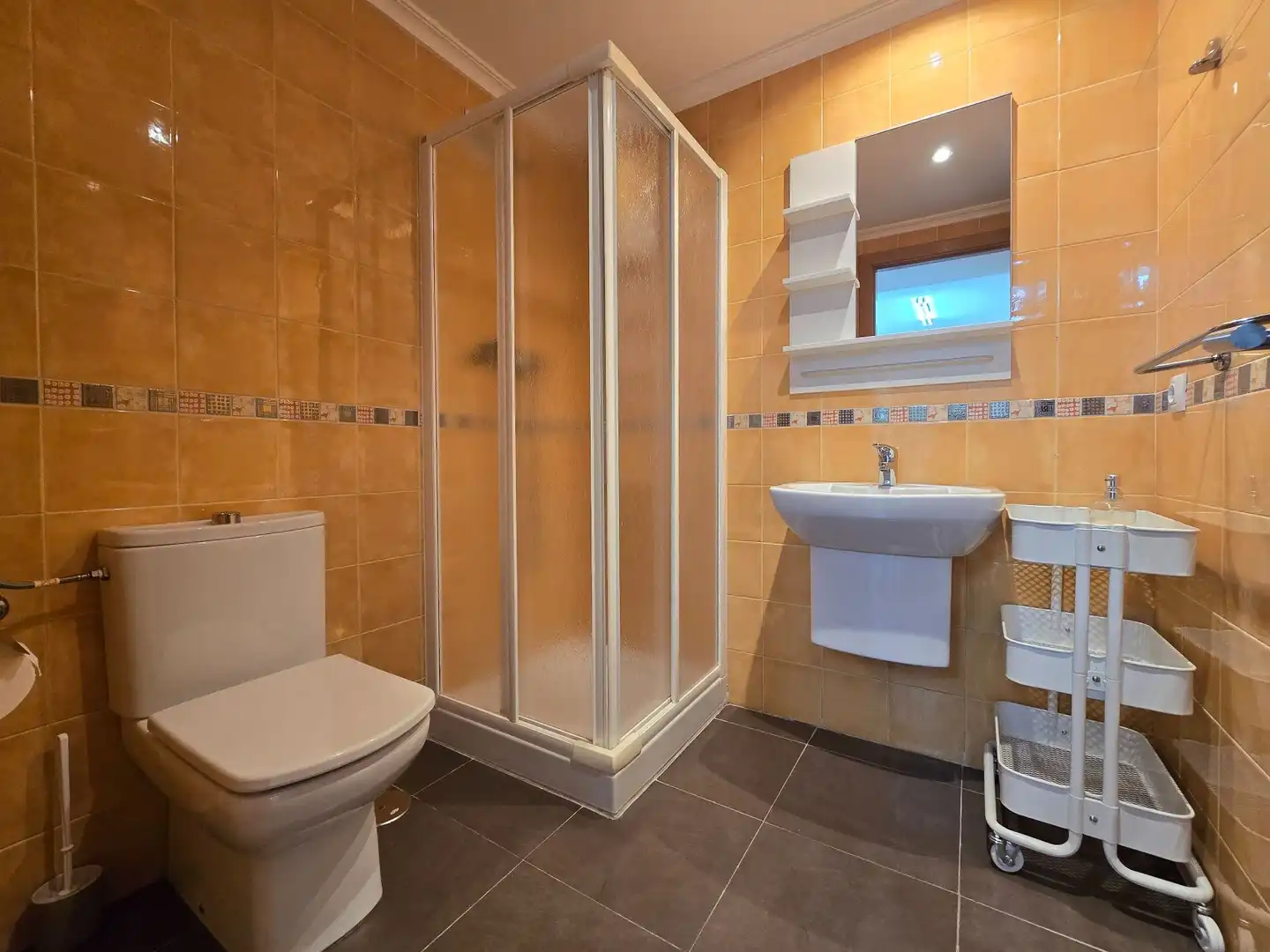 Bathroom of Flat for sale in Llanes pueblo