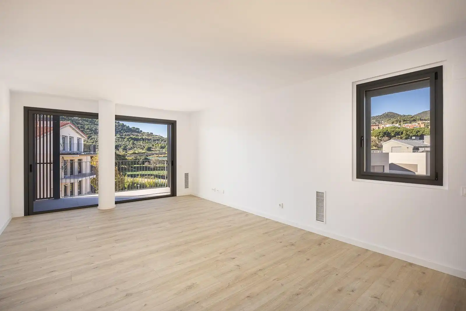 Sala de estar de Dúplex en venta en Tiana con Aire acondicionado, Parquet y Terraza