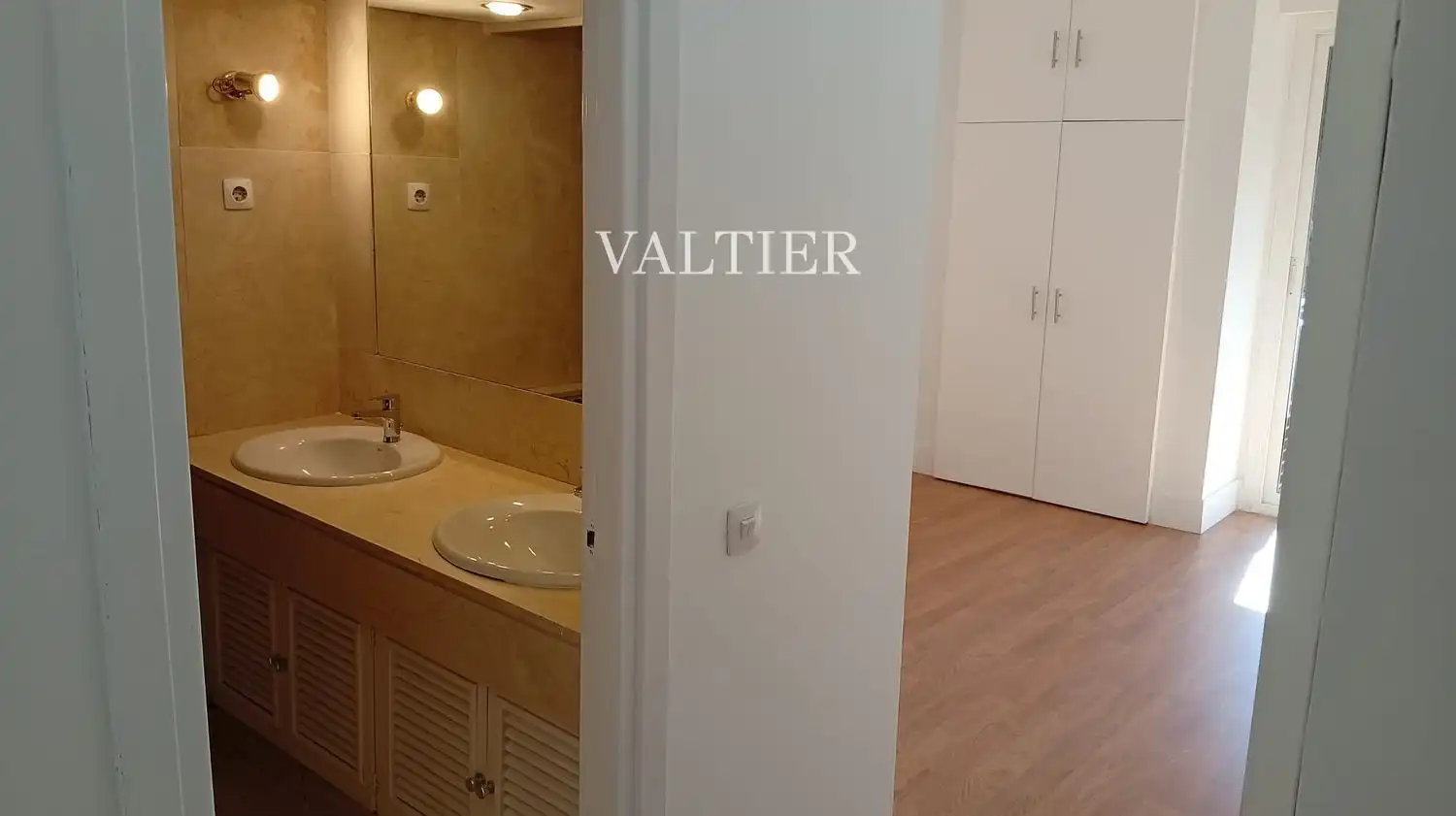 Bathroom of Flat for rent in Madrid  with Air Conditioner, Terrace and Swimming Pool
