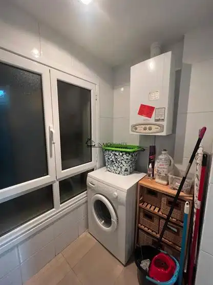 Schlafzimmer von Wohnung zur Miete in Poio mit Heizung, Ofen und Waschmaschine