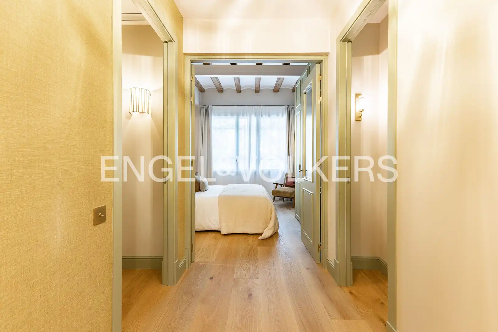 Wohnung zum Verkauf in Barcelona mit Klimaanlage, Heizung und Parkett