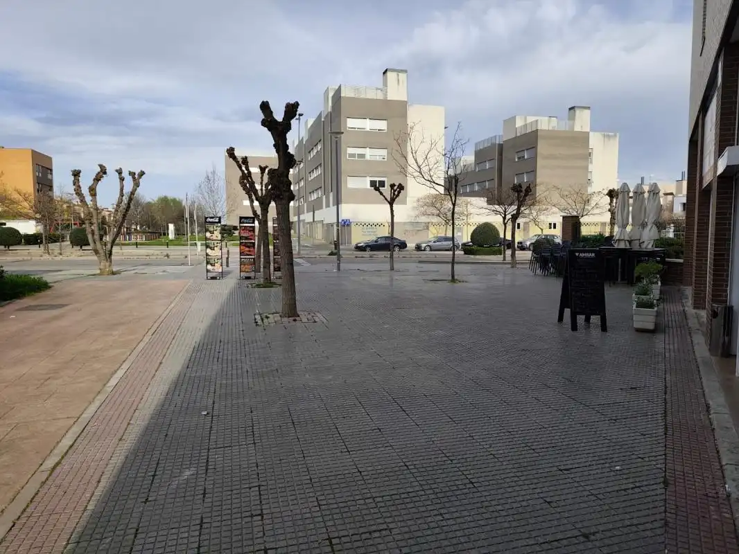 Aparcament de Local en venda en Torrejón de Ardoz amb Aire condicionat, Calefacció i Terrassa