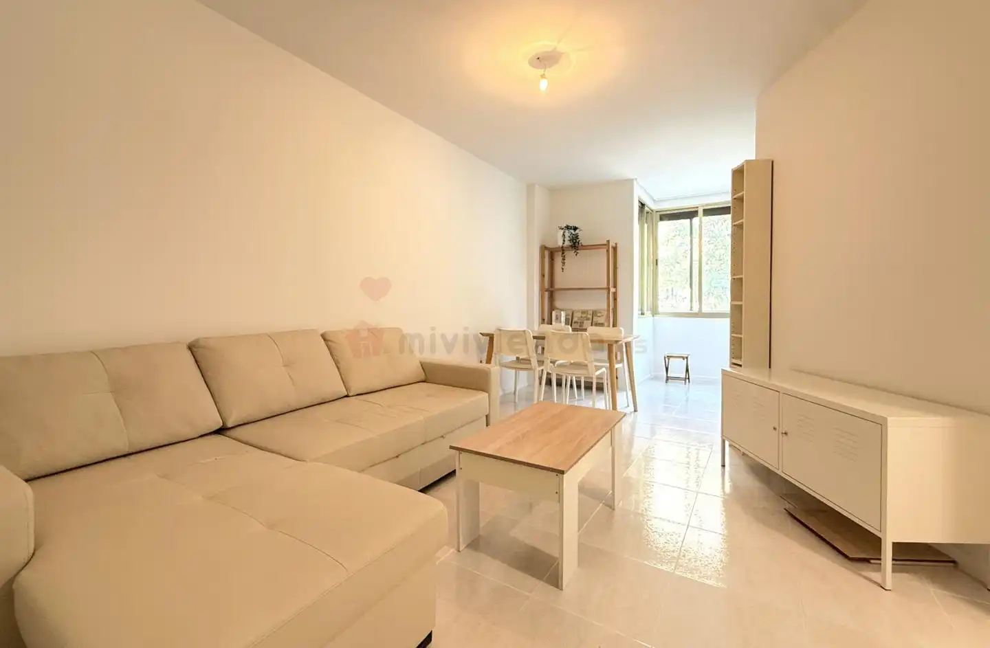 Sala de estar de Apartamento de alquiler en Madrid con Aire acondicionado, Calefacción y Piscina