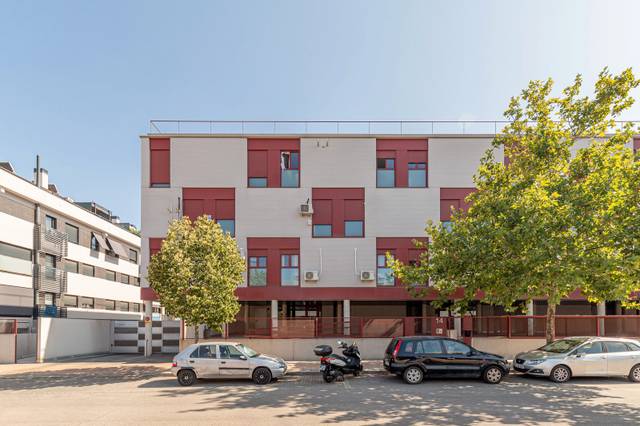 Garaje en Alquiler en Enrique Granados, 14 en Tenería I – La Tenería II