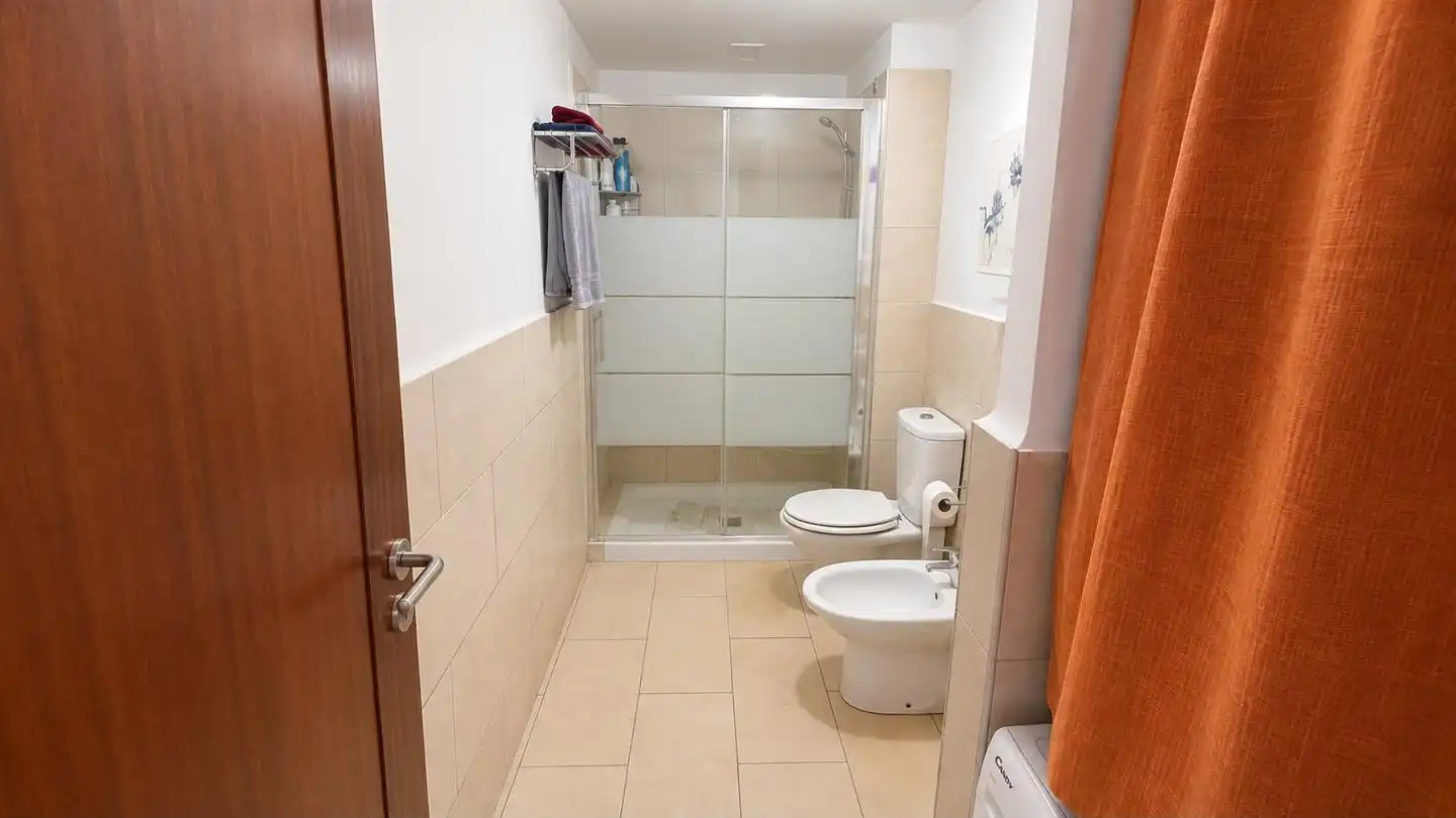 Baño de Piso en venta en Arico con Terraza, Trastero y Amueblado