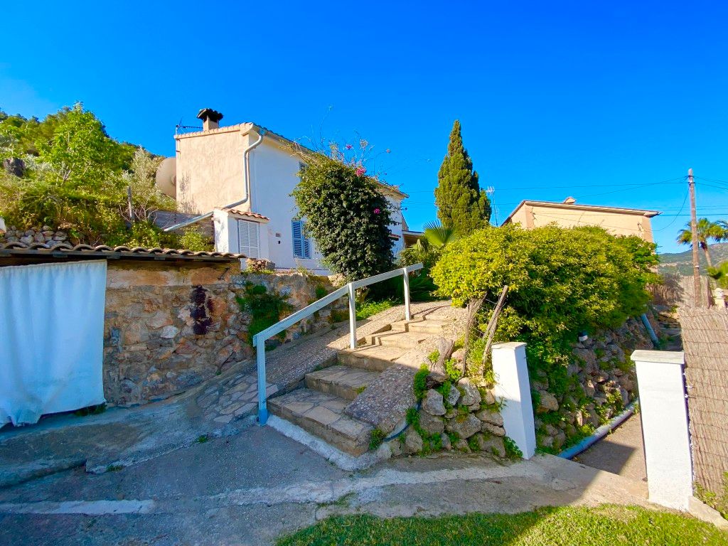 Vista exterior de Finca rústica en venda en Andratx amb Aire condicionat, Calefacció i Jardí privat
