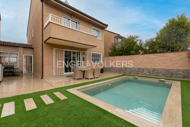 Casa-chalet en Alquiler en Loeches