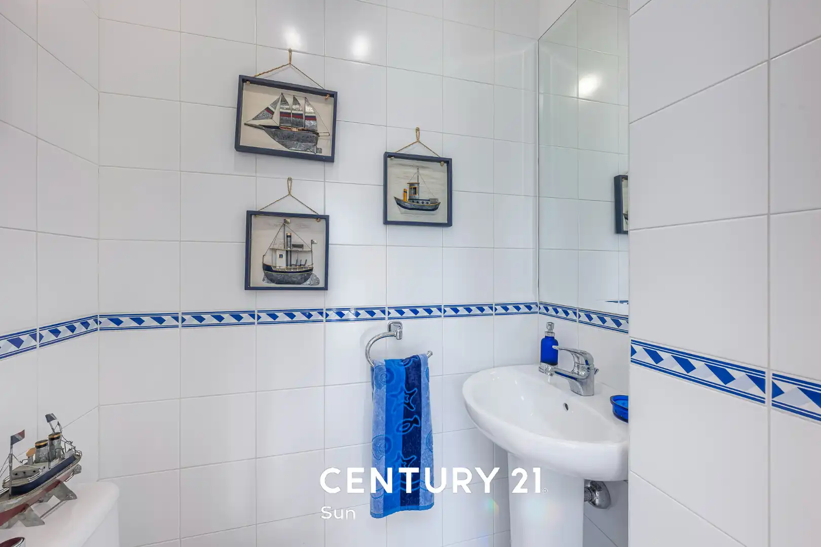 Baño de Casa adosada en venta en Marbella con Aire acondicionado, Calefacción y Jardín privado