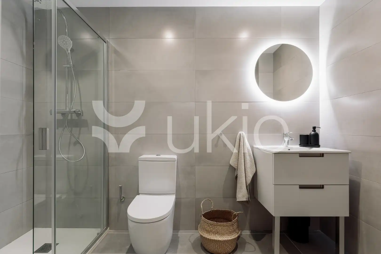 Badezimmer von Wohnungen zur Miete in Barcelona mit Klimaanlage, Heizung und Terrasse