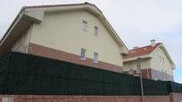 Vista exterior de Casa adosada en venda en Piélagos amb Terrassa