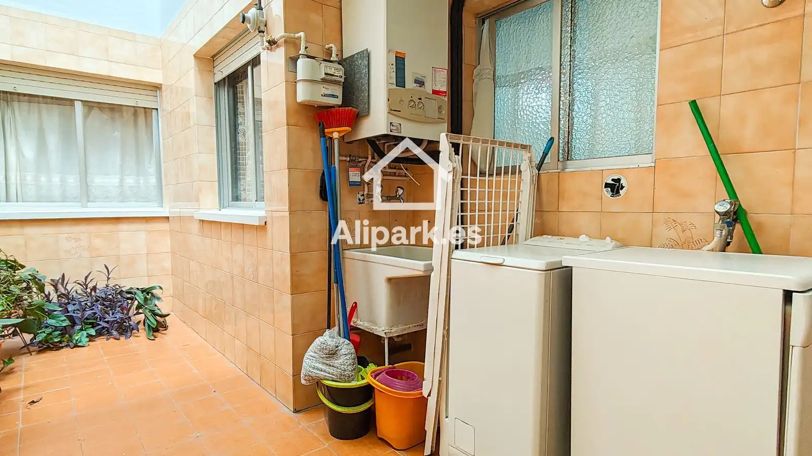Vista exterior de Piso en venta en Alicante / Alacant con Aire acondicionado, Calefacción y Amueblado