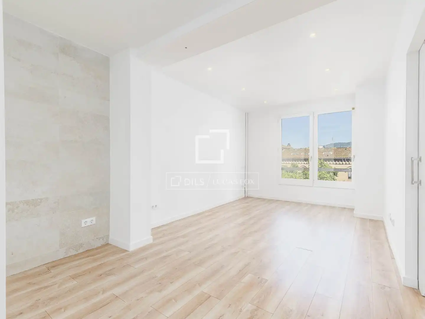 Vista exterior de Piso en venta en Barcelona con Aire acondicionado y Calefacción