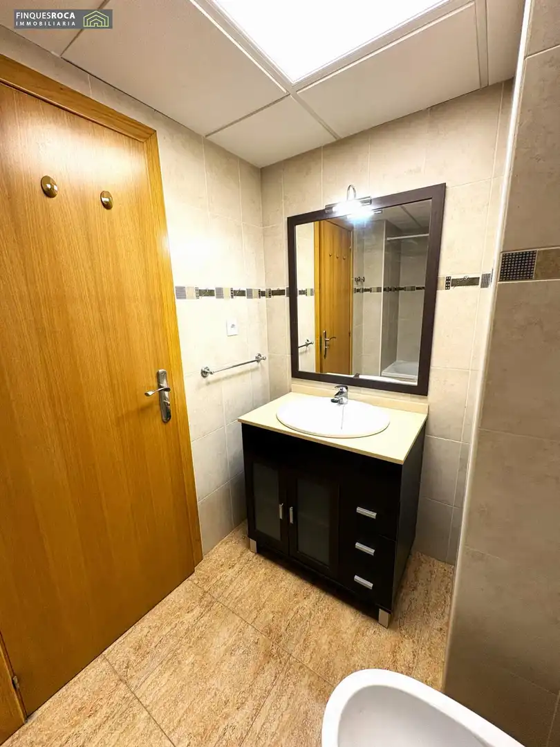 Bany de Apartament en venda en La Ràpita amb Aire condicionat, Terrassa i Balcó