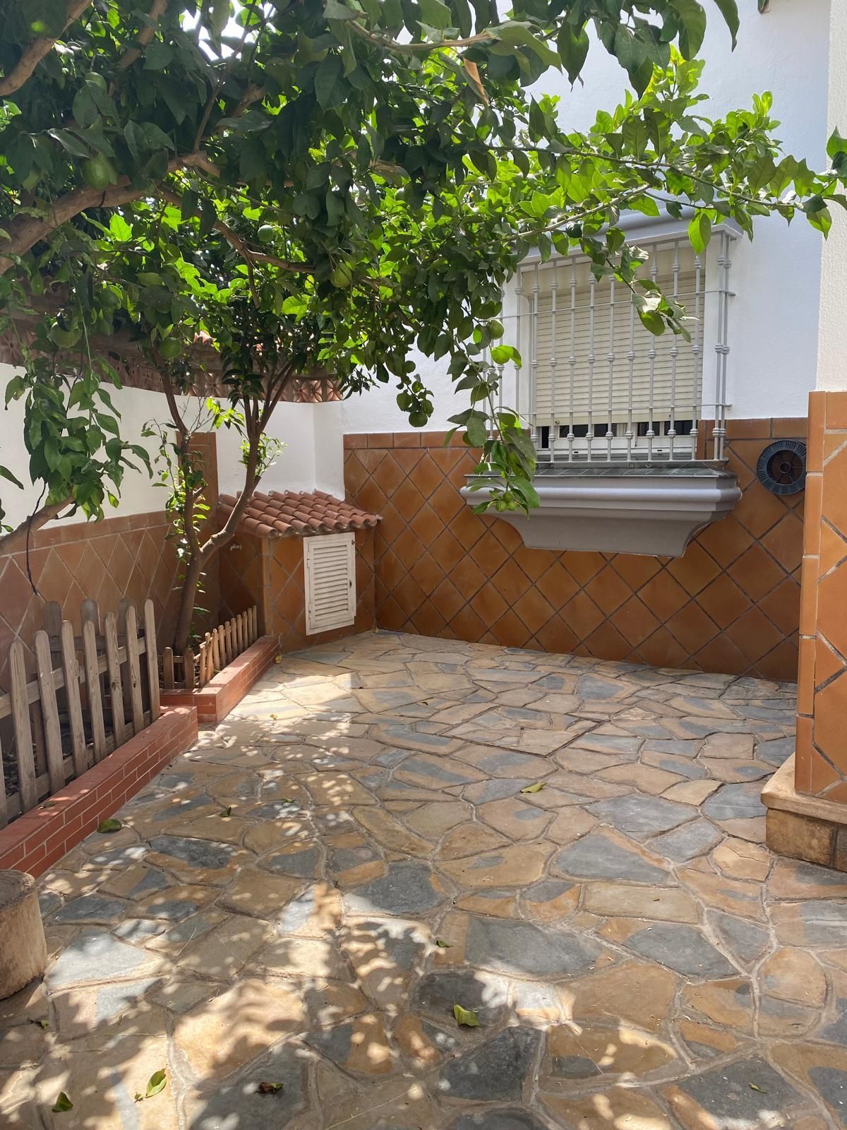 Garden of Single-family semi-detached for sale in La Línea de la Concepción  with Air Conditioner and Private garden