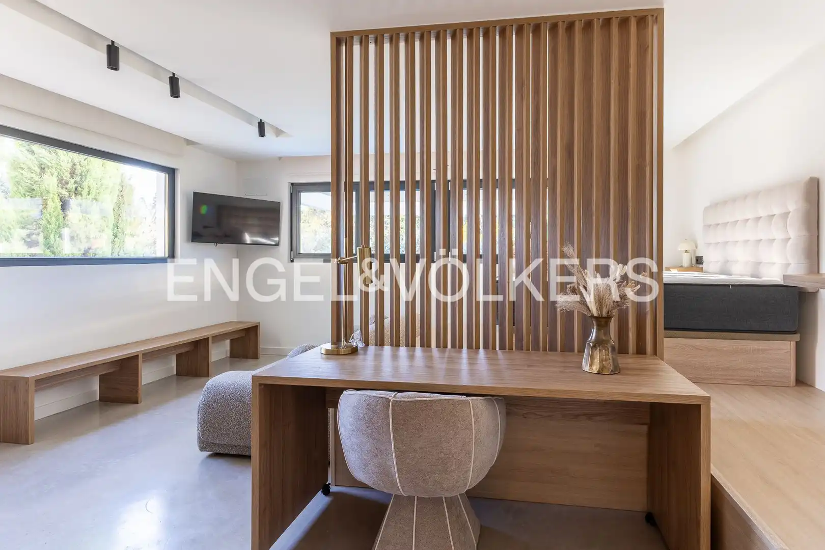 Study for rent in Club de Golf