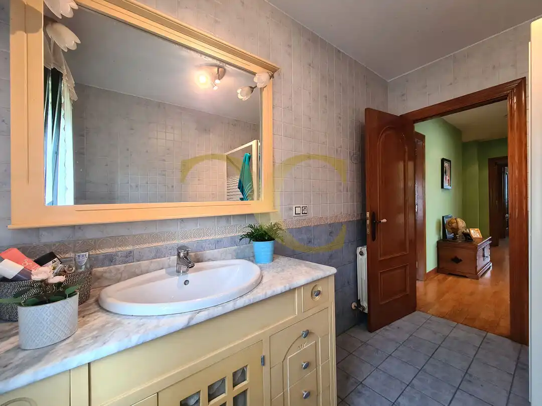 Bathroom of Houses for sale in Gijón   with Heating, Private garden and Terrace