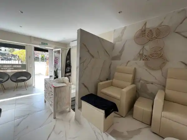 Commercial properties for sale in Marbella  with Air Conditioner, Heating and Terrace